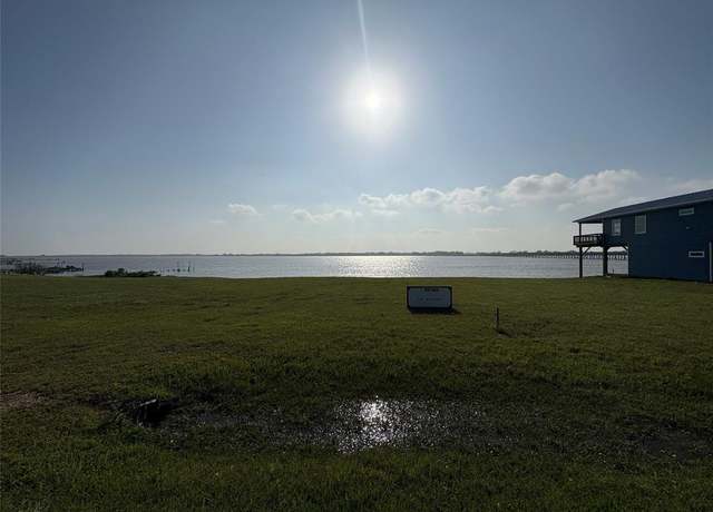 Property at 510 W Bayshore, Palacios, TX 77465