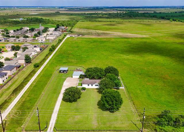 Property at 16070 Warren Ranch Rd, Hockley, TX 77447, 3 beds, 2 baths