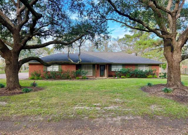 Property at 705 Cotharn Dr, Angleton, TX 77515, 3 beds, 2 baths