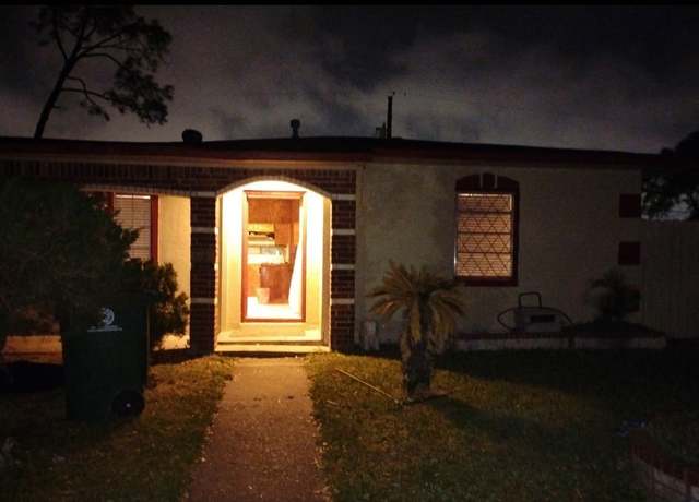 Property at 7533 Moline St, Houston, TX 77087, 2 beds, 1 bath