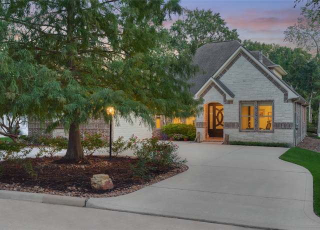 Property at 215 Monterrey Rd E, Montgomery, TX 77356, 3 beds, 2.5 baths
