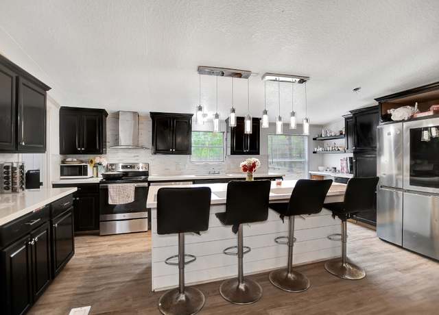 Property at 16381 Crockett Xing, Conroe, TX 77303, 4 beds, 2 baths