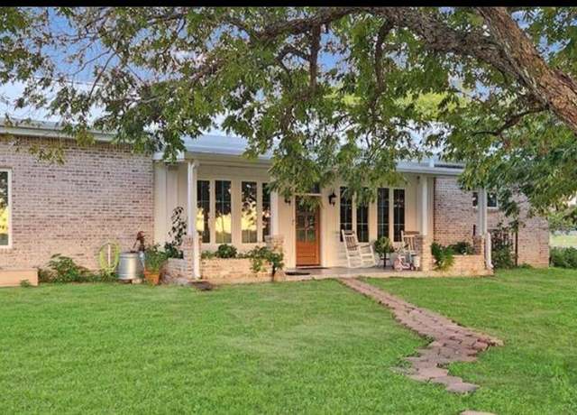 Property at 972 Fm 957, Hallettsville, TX 77964, 3 beds, 2.5 baths