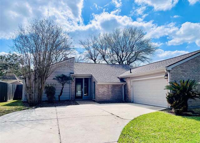 Property at 12107 Briar Forest Dr, Houston, TX 77077, 3 beds, 2 baths