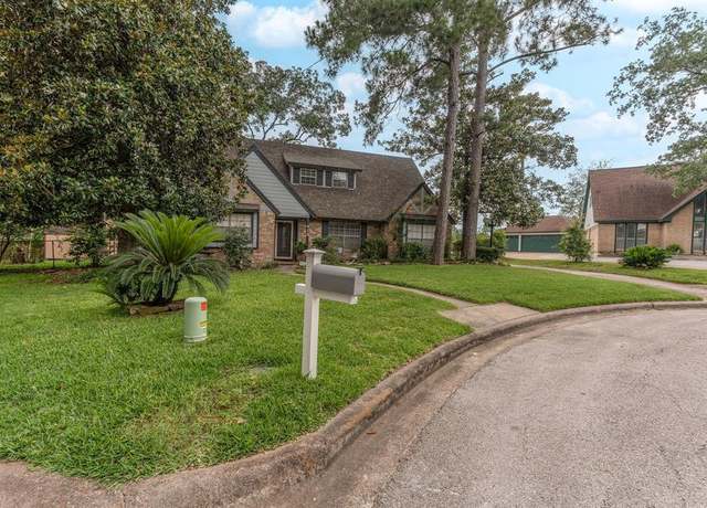 Property at 410 Shadywood Cir, Conroe, TX 77304, 4 beds, 3.5 baths