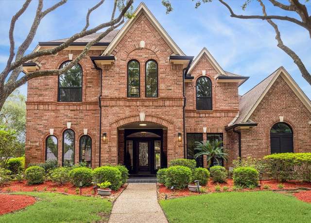 Property at 3410 Creekstone Dr, Sugar Land, TX 77479, 4 beds, 3.5 baths