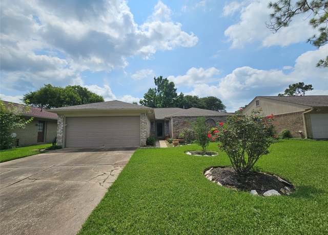 Property at 918 Halewood Dr, Houston, TX 77062, 3 beds, 2 baths