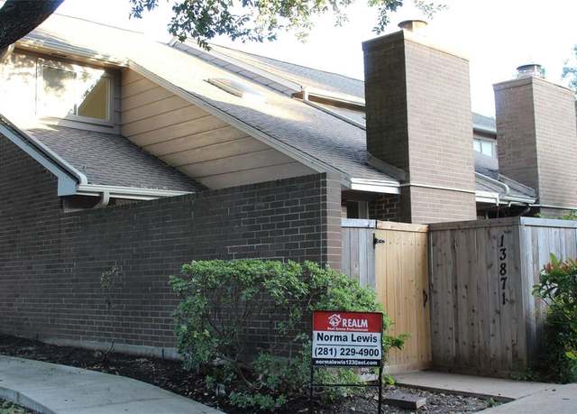 Property at 13871 Hollowgreen Dr, Houston, TX 77082, 2 beds, 2.5 baths