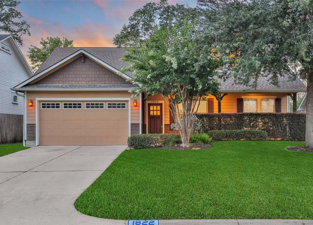 Property at 1822 Gardenia Dr, Houston, TX 77018, 4 beds, 3.5 baths