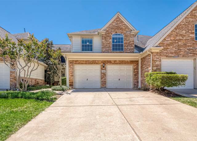 Property at 7210 Welshwood Ln, Sugar Land, TX 77479, 3 beds, 2.5 baths