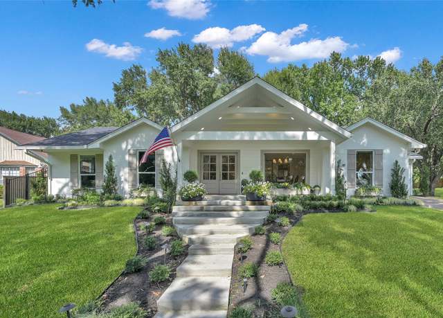 Property at 10090 Valley Dr S, Willis, TX 77318, 4 beds, 4.5 baths