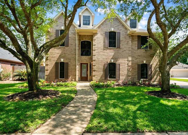 Property at 2829 Fairway Dr, Friendswood, TX 77546, 5 beds, 4 baths