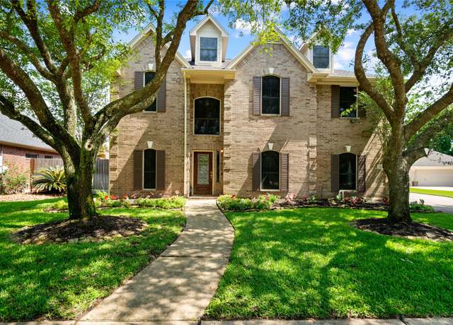 Property at 2829 Fairway Dr, Friendswood, TX 77546, 5 beds, 4 baths