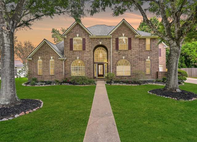 Property at 1217 Red Wing Dr, Friendswood, TX 77546, 5 beds, 3.5 baths