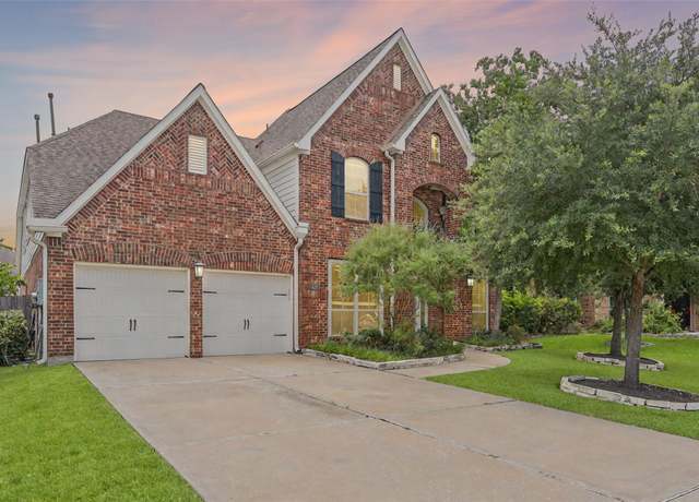 Property at 3004 Sunrise Run Ln, Pearland, TX 77584, 4 beds, 3.5 baths