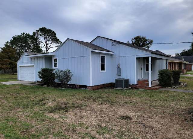 Property at 6698 Verde St, Groves, TX 77619, 3 beds, 1 bath