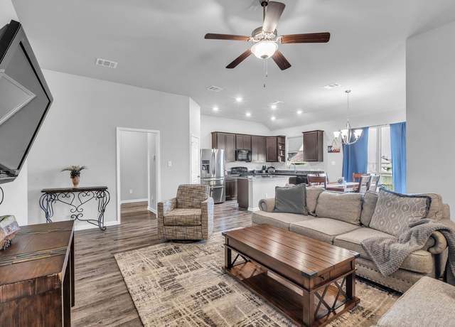 Property at 163 Emery Oak Way, Huntsville, TX 77320, 3 beds, 2 baths