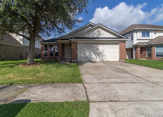 Property at 7919 Safflower Dr, Baytown, TX 77521, 3 beds, 2 baths