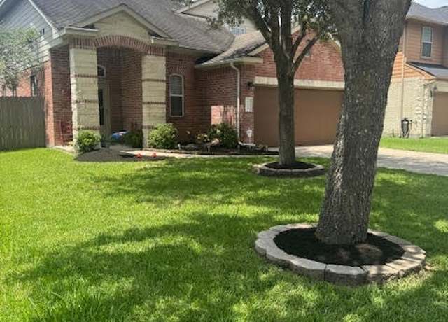 Property at 21324 Village Crossing Ln, Porter, TX 77365, 3 beds, 2.5 baths