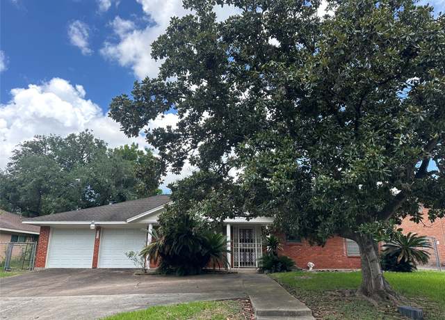 Property at 8713 Timberside Dr, Houston, TX 77025, 4 beds, 2 baths