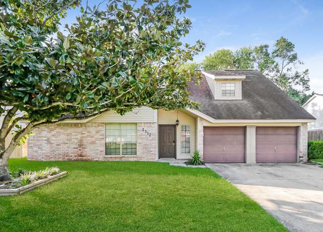 Property at 2312 Meade Ct, League City, TX 77573, 5 beds, 2.5 baths