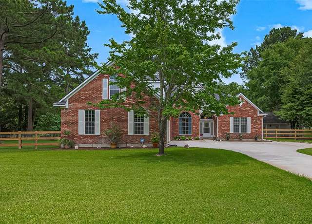 Property at 13820 Midway Dr, Willis, TX 77318, 3 beds, 2 baths