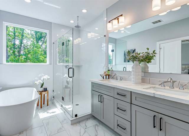 Property at 1846 W Tidwell Rd, Houston, TX 77091, 3 beds, 2.5 baths