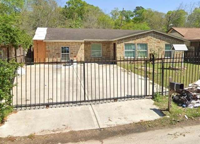 Property at 9018 Banting St, Houston, TX 77078, 3 beds, 1 bath
