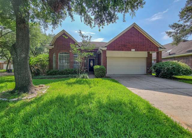 Property at 218 Windrift Ct, Sugar Land, TX 77479, 4 beds, 2 baths