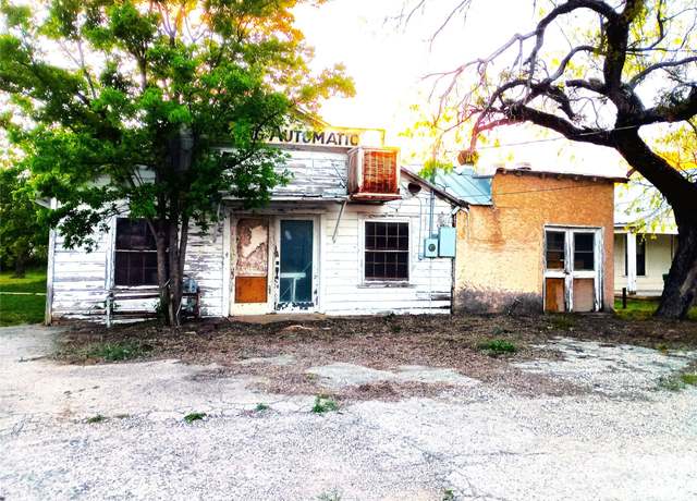 Property at 1400 S Concho St, Coleman, TX 76834, 1 bed, 1 bath