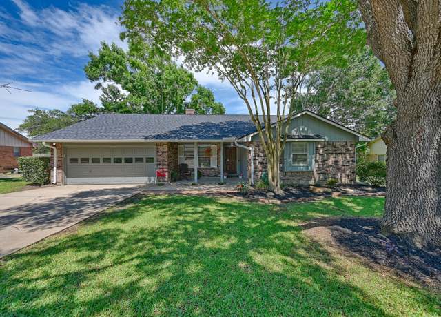 Property at 113 Machemehl Dr, Bellville, TX 77418, 3 beds, 2 baths