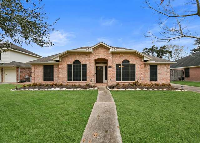 Property at 1809 Desota St, Friendswood, TX 77546, 3 beds, 2 baths
