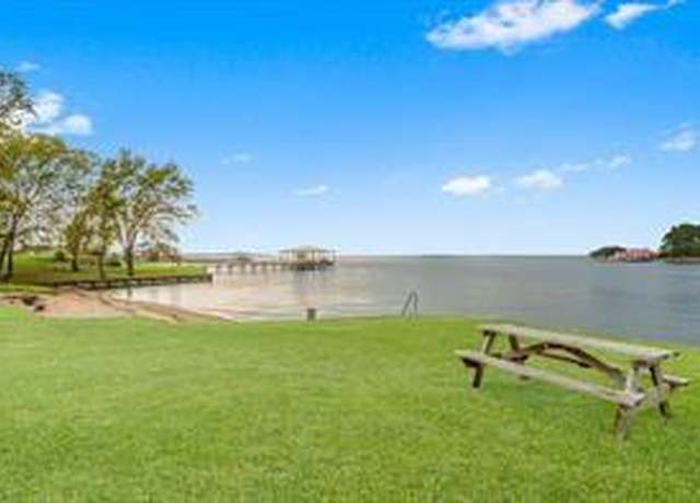 Property at 2112 Fm 3186 Unit B6, Onalaska, TX 77360, 3 beds, 2 baths