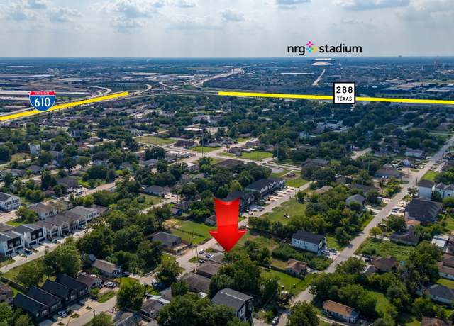 Property at 3655 Seabrook St, Houston, TX 77021, 3 beds, 3 baths