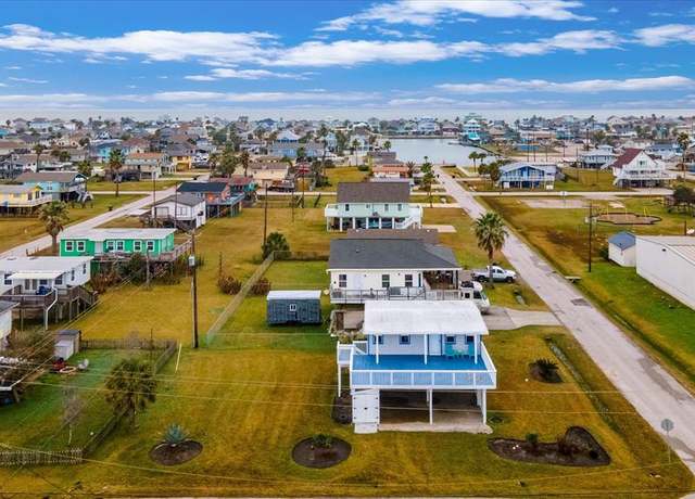 Property at 4114 Liberty Dr, Galveston, TX 77554, 1 bed, 2 baths