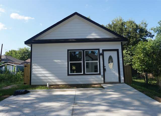 Property at 11387 Underwood St, Willis, TX 77318, 3 beds, 2 baths