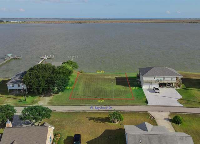 Property at 1664 W Bayshore Dr, Palacios, TX 77465