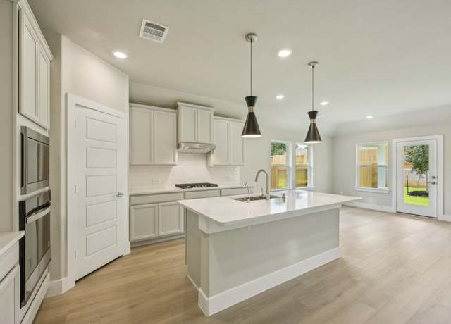 Property at 17708 Mill Manor Dr, Montgomery, TX 77316, 4 beds, 3 baths