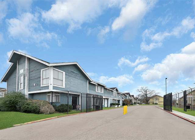 Property at 8405 Wilcrest Dr #2800, Houston, TX 77072, 3 beds, 2.5 baths