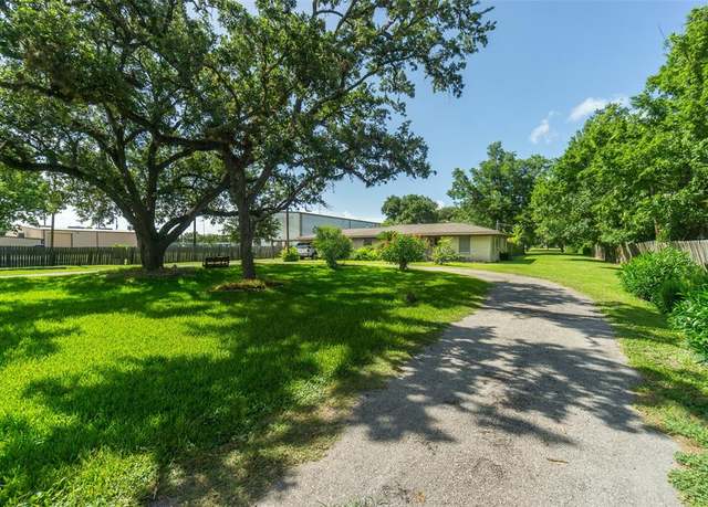 Property at 5910 Broadway St, Pearland, TX 77581, 4 beds, 2 baths