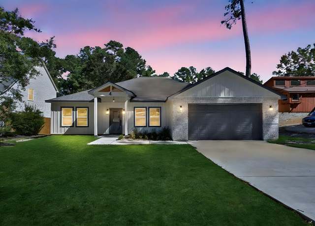 Property at 4 Hanover Ln, Panorama Village, TX 77304, 3 beds, 2.5 baths