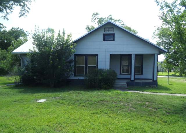 Property at 505 S Saint Andrews St, Weimar, TX 78962, 3 beds, 2 baths