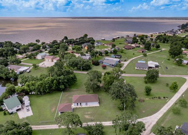 Property at 20 Coolcrest Dr, Point Blank, TX 77364, 3 beds, 2 baths