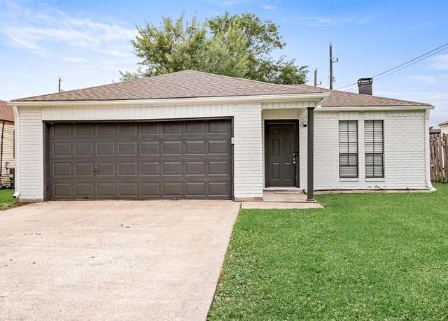 Property at 2570 Ember Ln, Beaumont, TX 77707, 2 beds, 1 bath