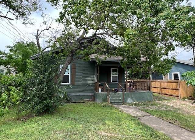 Property at 2251 Burnet St, San Antonio, TX 78202, 3 beds, 1 bath