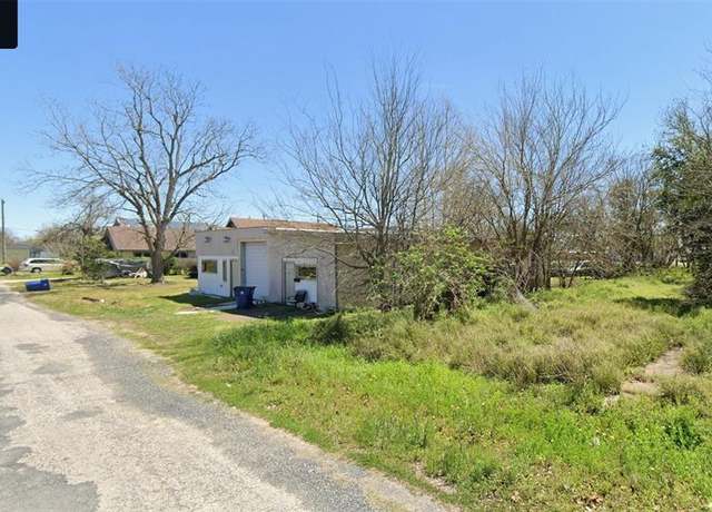Property at 423 1st Ave N, Texas City, TX 77590