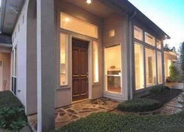 Property at 240 Asbury St, Houston, TX 77007, 3 beds, 2 baths