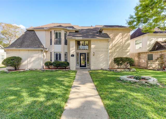 Property at 1646 Creekside Dr, Sugar Land, TX 77478, 4 beds, 3.5 baths