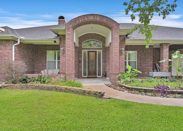 Property at 310 Rustic Ln, Friendswood, TX 77546, 5 beds, 3.5 baths