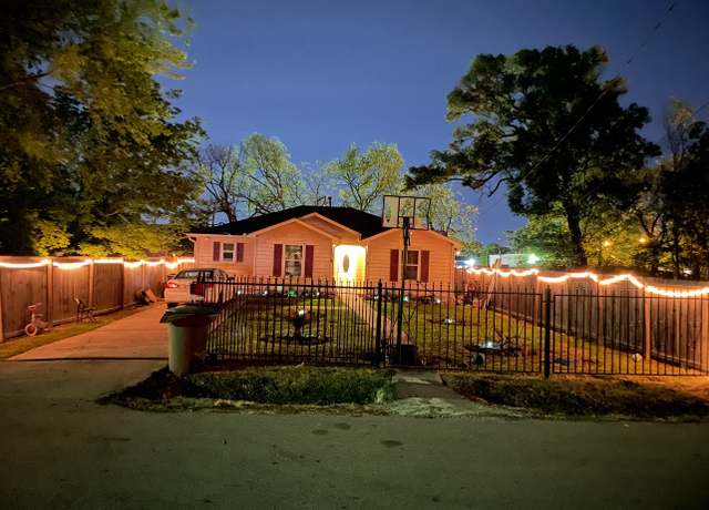 Property at 3240 W Euclid St, Beaumont, TX 77705, 3 beds, 2 baths